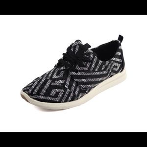 *LIKE NEW* TOMS Del Rey Black Woven Sneaker